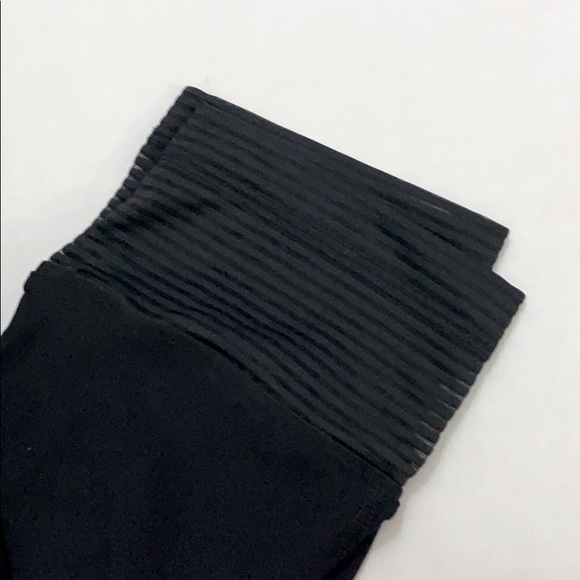 NICE BLACK *ADIDAS* CLIMALITE CAPRI LEGGINGS! - Picture 3 of 6